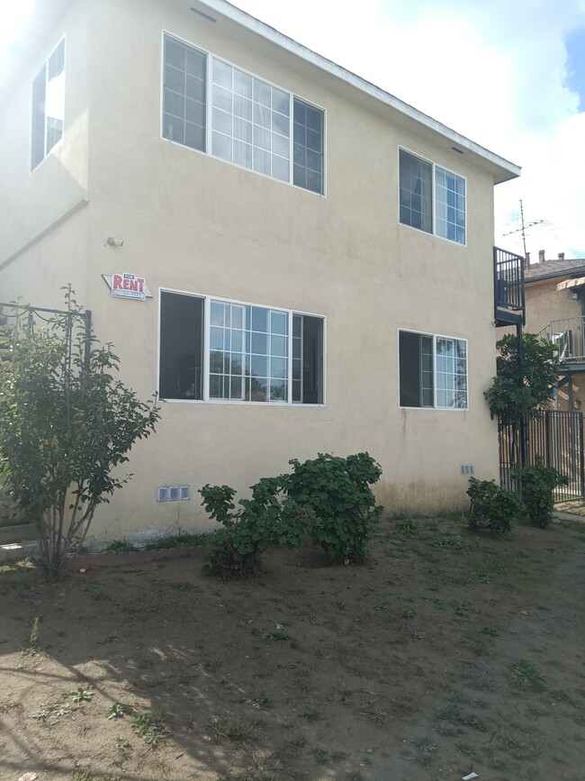 1940 W Imperial Hwy, Unit Apartment for rent in Los Angeles, CA - Building Photo - Building Photo