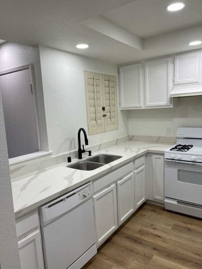 85 Stenner St in San Luis Obispo, CA - Building Photo - Building Photo