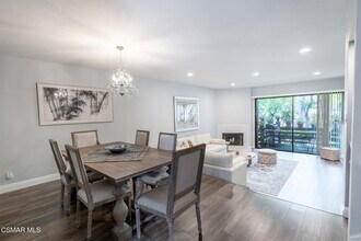 21901 Burbank Blvd in Los Angeles, CA - Building Photo - Building Photo