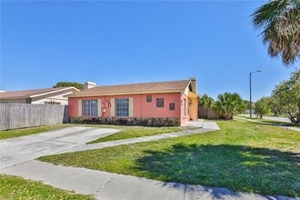 1202 Coolridge Dr in Brandon, FL - Building Photo - Building Photo