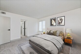 Rosehill Pointe in Lenexa, KS - Foto de edificio - Building Photo