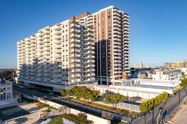 Plaza Condominium Associates in Atlantic City, NJ - Building Photo - Building Photo