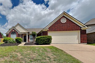 18002 Golden Ridge Dr in Houston, TX - Building Photo