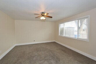 321 West Blvd in New Plymouth, ID - Building Photo - Building Photo