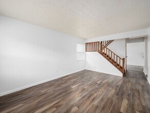 4835-4837 Duke Philip Dr in Hilliard, OH - Building Photo - Building Photo