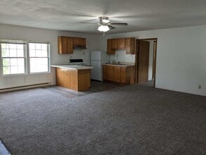 106 Park St, Unit 106E in Christiansburg, VA - Foto de edificio - Building Photo