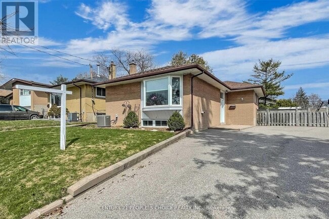 property at 5 Mid Pines Rd