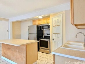 94-1041-1041 Lumikula St in Waipahu, HI - Building Photo - Building Photo