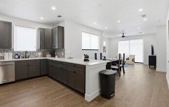 1208 W Oltorf St in Austin, TX - Building Photo - Building Photo