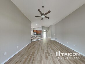 12522 Cricklewood Dr in Spring Hill, FL - Building Photo - Building Photo