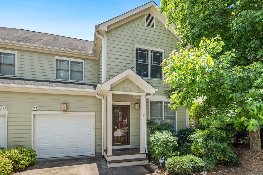 205 Bluefield Rd in Chapel Hill, NC - Building Photo