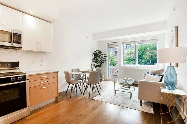 100 Maspeth Ave, Unit 27 in Brooklyn, NY - Building Photo - Building Photo