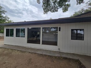 2115 Perry Rd SW in Albuquerque, NM - Building Photo - Building Photo