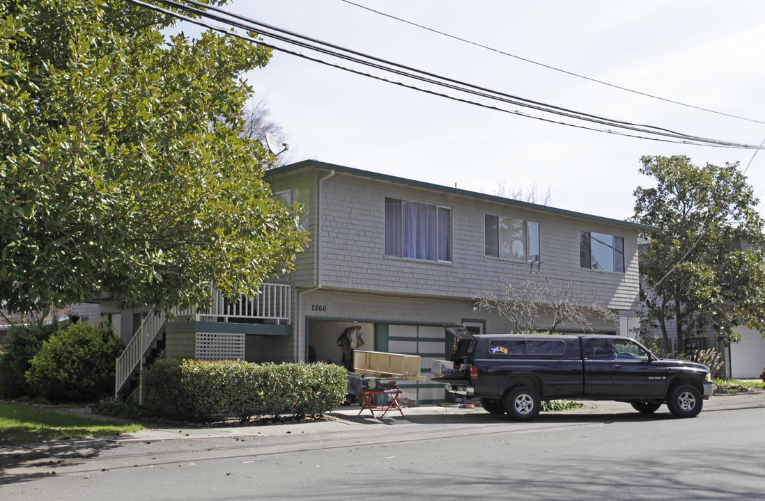 2860 Lincoln Ave in Yountville, CA - Building Photo