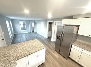 1392 Candia Rd, Unit 1392 Candia Rd in Manchester, NH - Foto de edificio - Building Photo