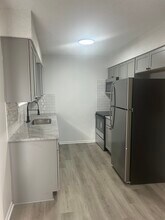 3803 NE Colonial Dr in Lee's Summit, MO - Building Photo - Building Photo