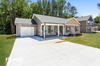 2035 Samantha Dr in Kannapolis, NC - Building Photo - Building Photo