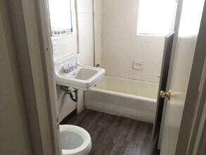 2123 N King St-Unit -2125 in Bakersfield, CA - Building Photo - Building Photo