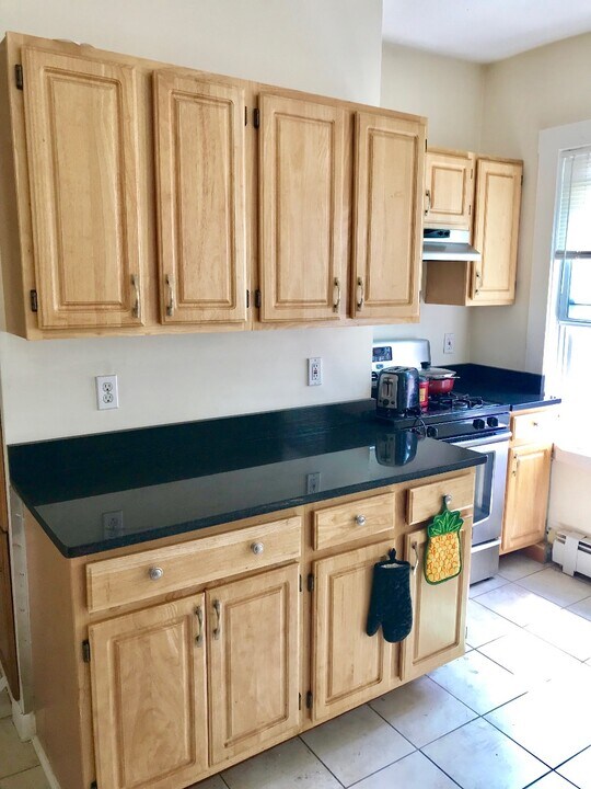 154 Bennington St, Unit 2 in Boston, MA - Building Photo