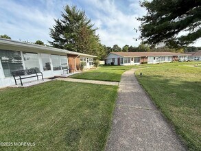 1178B Clydebank Ct in Lakewood, NJ - Building Photo - Building Photo
