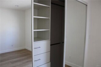 5145 Yarmouth Ave in Los Angeles, CA - Building Photo - Building Photo