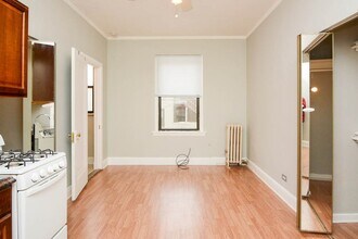 3832 N Fremont St, Unit M09H in Chicago, IL - Building Photo - Building Photo