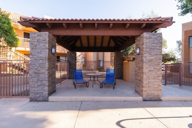 Boulder Creek Apartments in Phoenix, AZ - Foto de edificio - Building Photo