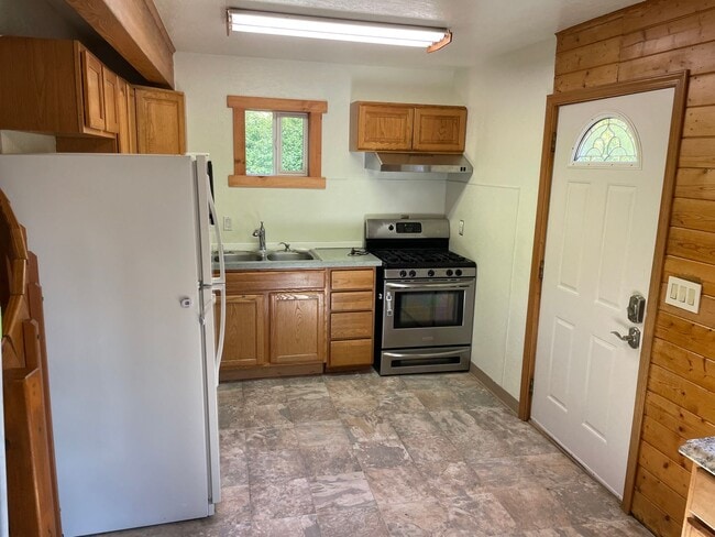 2454 Aurora Ln in Palmer, AK - Building Photo - Building Photo