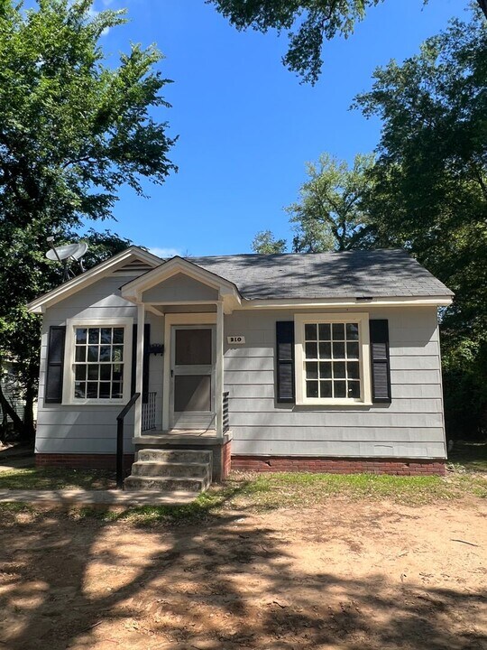 210 E Lister St in Shreveport, LA - Building Photo