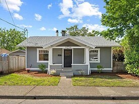 8316 SE Raymond Ct in Portland, OR - Building Photo