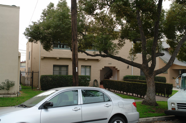 200 E Lomita Ave in Glendale, CA - Building Photo - Building Photo