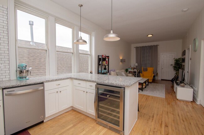 916 N Ashland Ave-Unit -3R in Chicago, IL - Building Photo - Building Photo