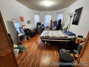 137 Park Dr in Boston, MA - Building Photo - Building Photo