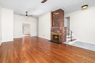 38 Sacramento Dr in Hampton, VA - Building Photo - Building Photo