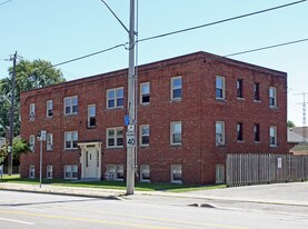 611 Cosburn Ave in Toronto, ON - Building Photo