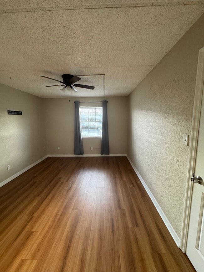 property at 233 Lewfield Cir