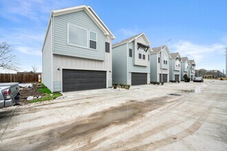 8118 Esther Acres Ln in Houston, TX - Building Photo - Building Photo