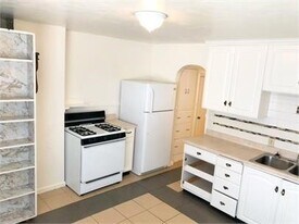 298 E 950 S St in Orem, UT - Building Photo