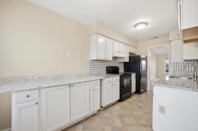 5531 Old Guard Crescent in Virginia Beach, VA - Building Photo - Building Photo