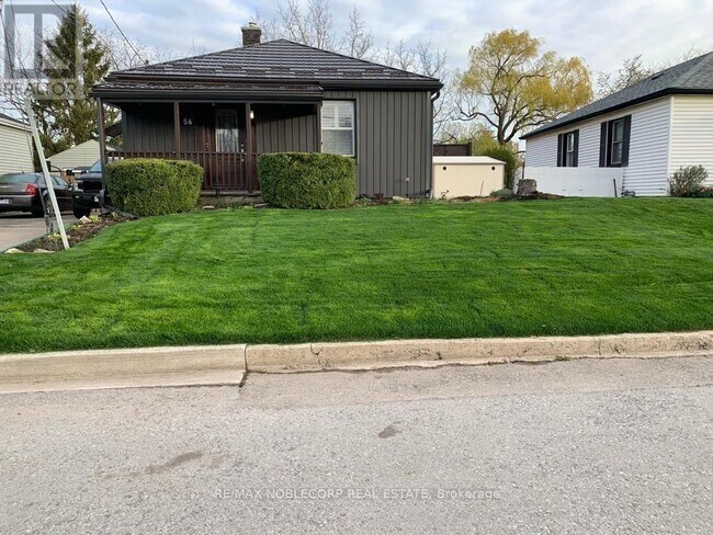 56 Argyle Crescent in St Catharines, ON - Building Photo - Building Photo