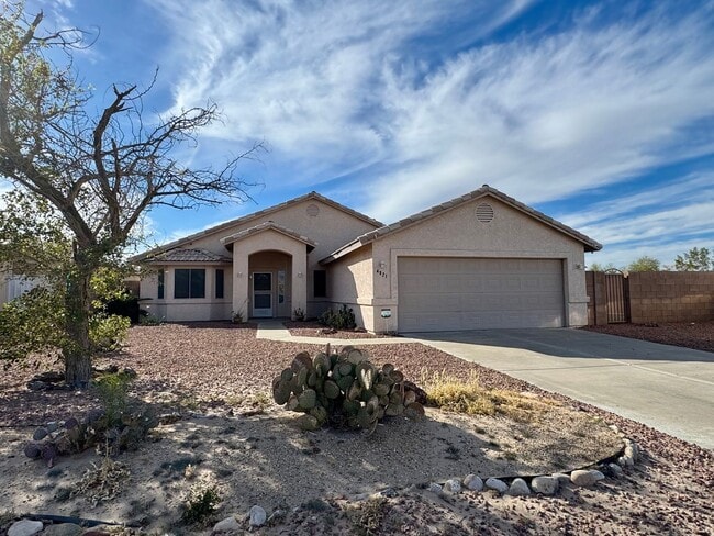 4821 Calle del Media