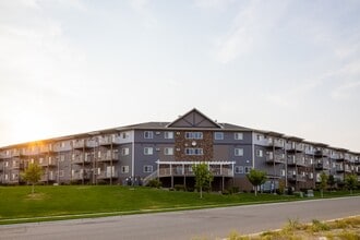 Bluffs of Williston in Williston, ND - Foto de edificio - Building Photo