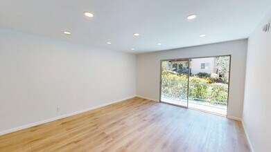 5460 White Oak Ave, Unit C109 in Encino, CA - Building Photo - Building Photo