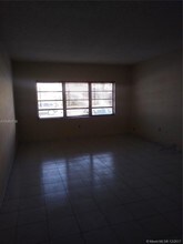 1880 S Treasure Dr in North Bay Village, FL - Building Photo - Building Photo