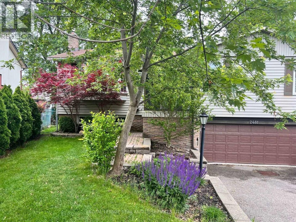 2481 Oak Row Crescent in Mississauga, ON - Building Photo
