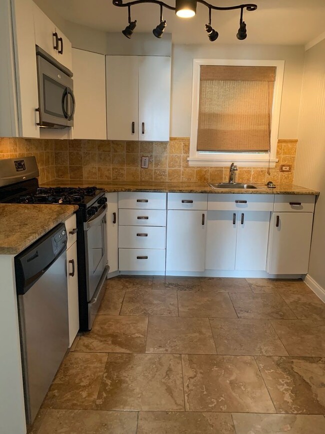 902 1/2 E 43rd St in Austin, TX - Building Photo - Building Photo