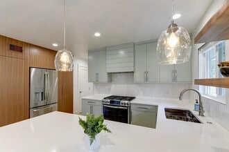 300 Lightsey Rd in Austin, TX - Building Photo - Building Photo