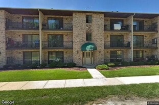10702 S Depot St, Unit 106C in Worth, IL - Building Photo