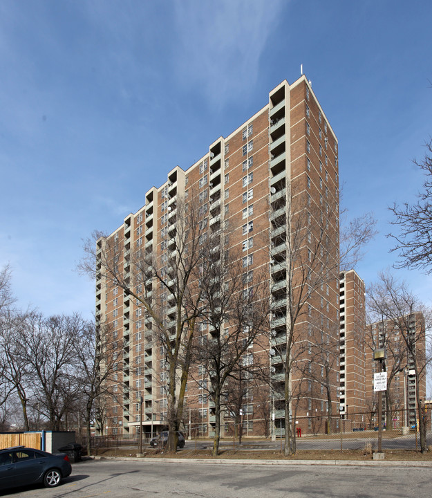 Jane Falstaff Towers I, II, III in Toronto, ON - Building Photo