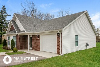 10713 Deering Rd in Louisville, KY - Foto de edificio - Building Photo